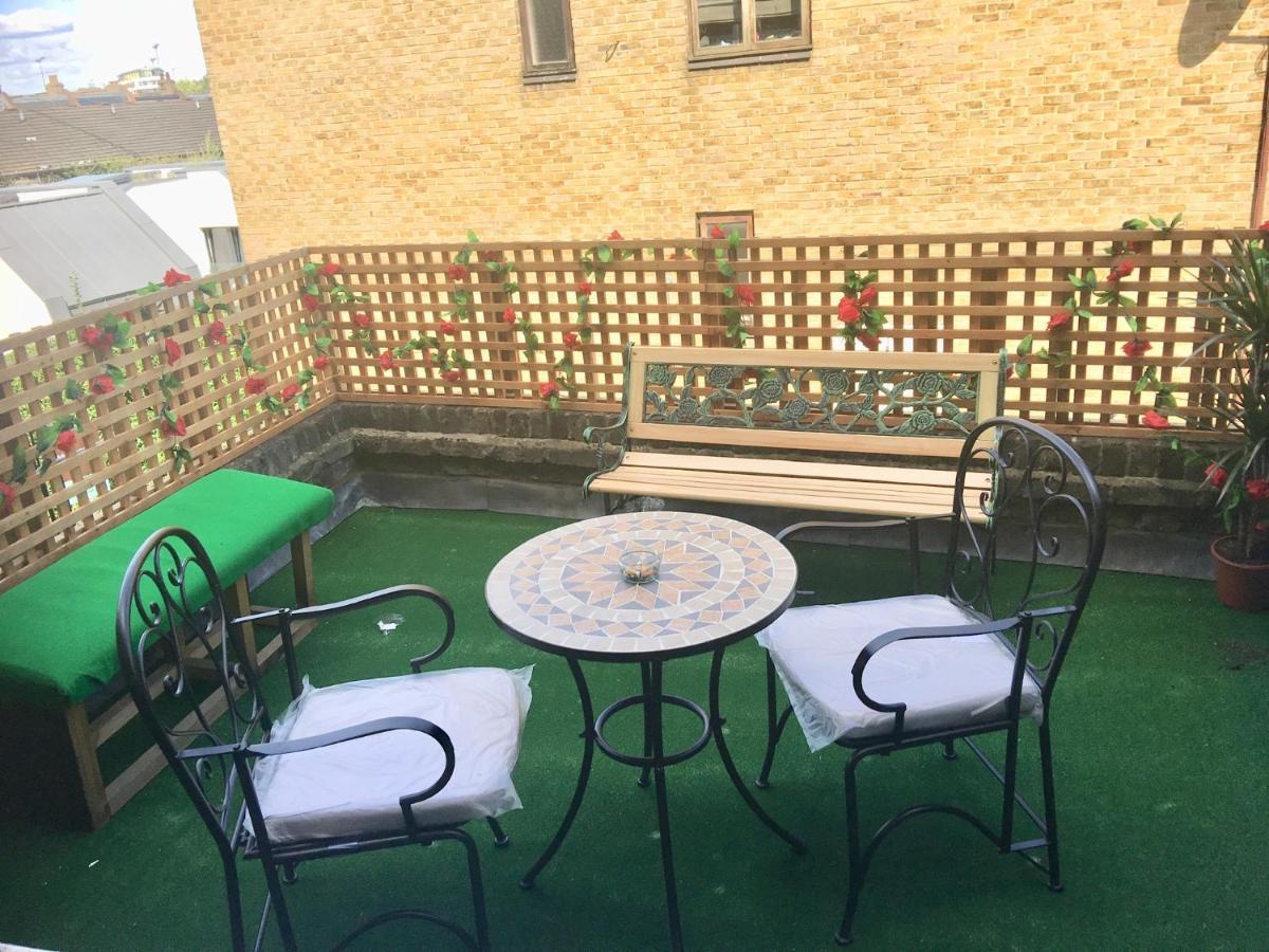 Camden Guest House Double Bedroom With Super Large King Bed Londres Exterior foto