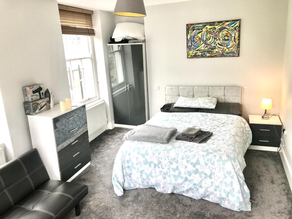 Camden Guest House Double Bedroom With Super Large King Bed Londres Exterior foto