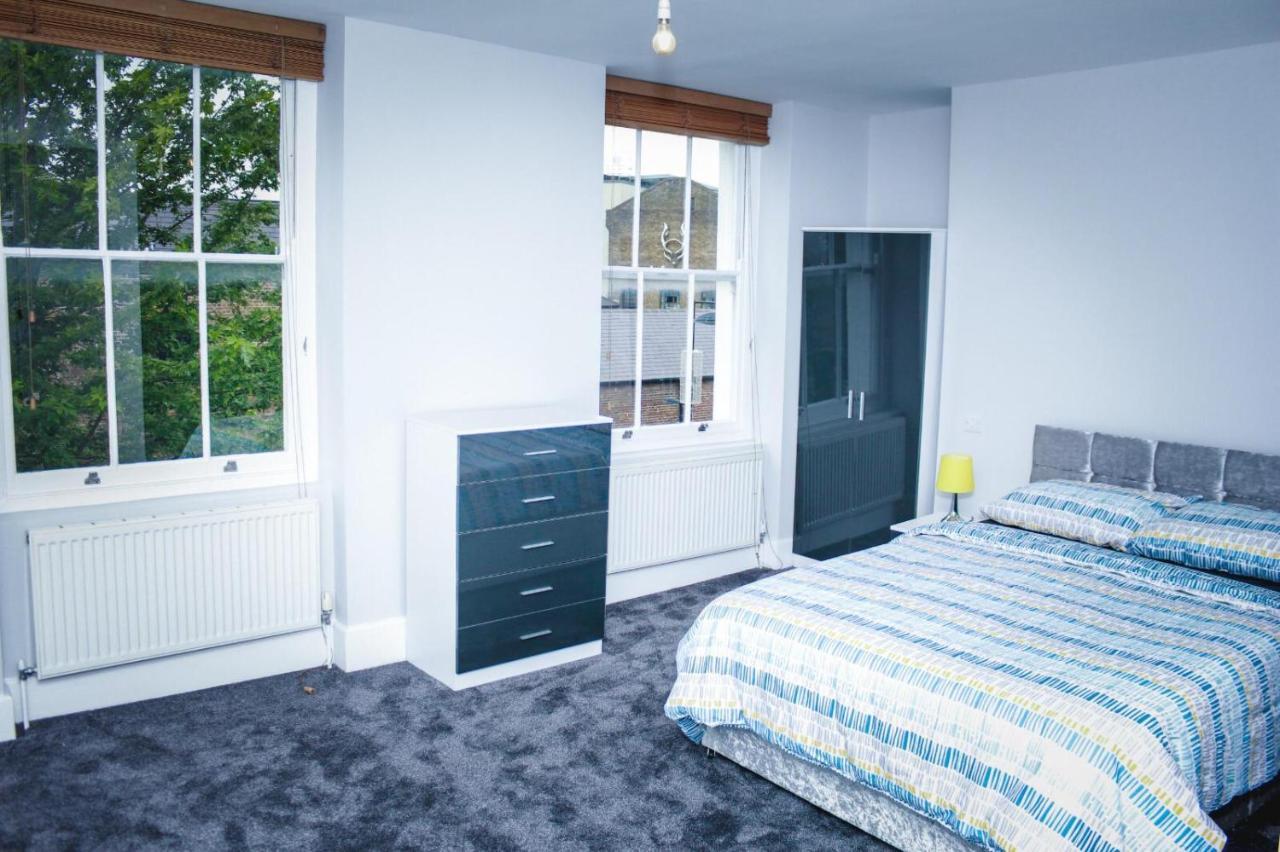 Camden Guest House Double Bedroom With Super Large King Bed Londres Exterior foto